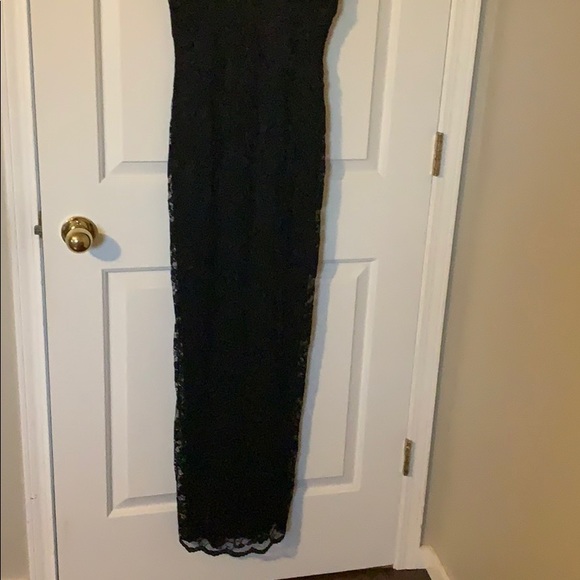Ladies Full length black lace dress - Picture 4 of 10